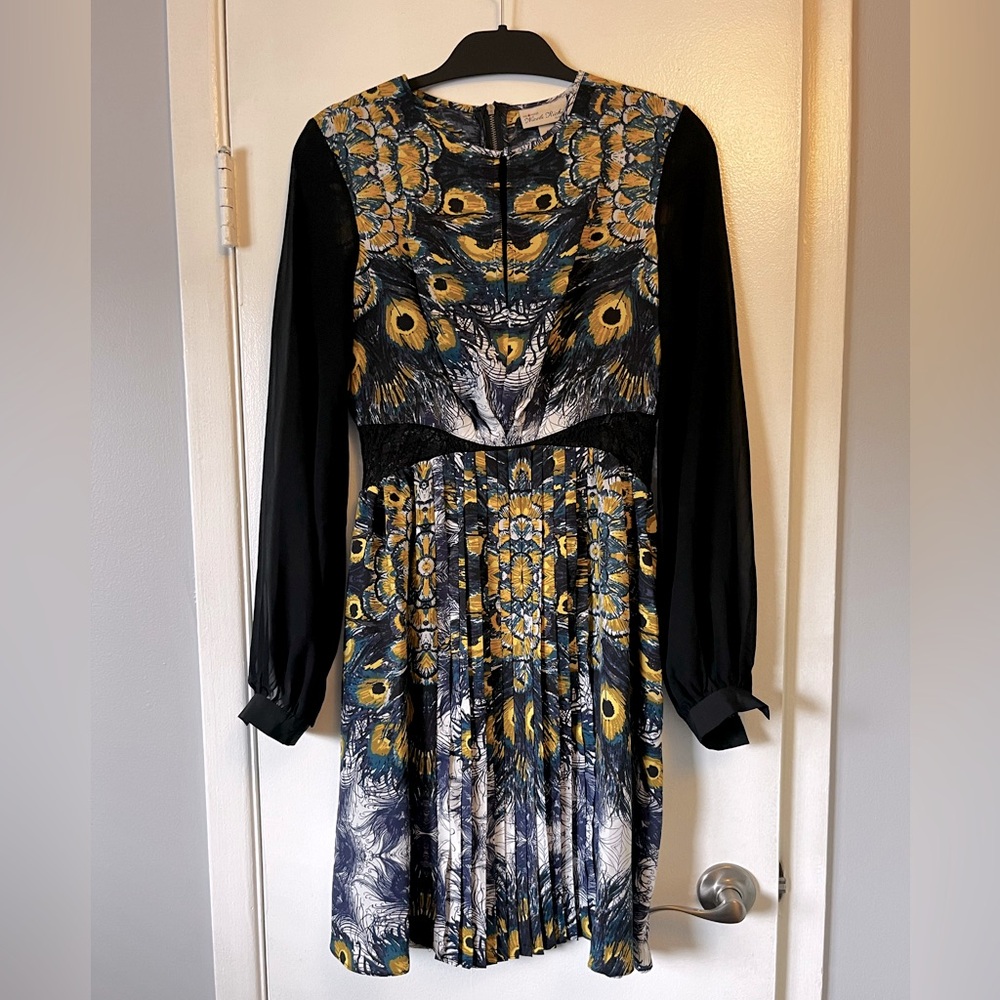 Nicole Richie long sleeve patterned dress